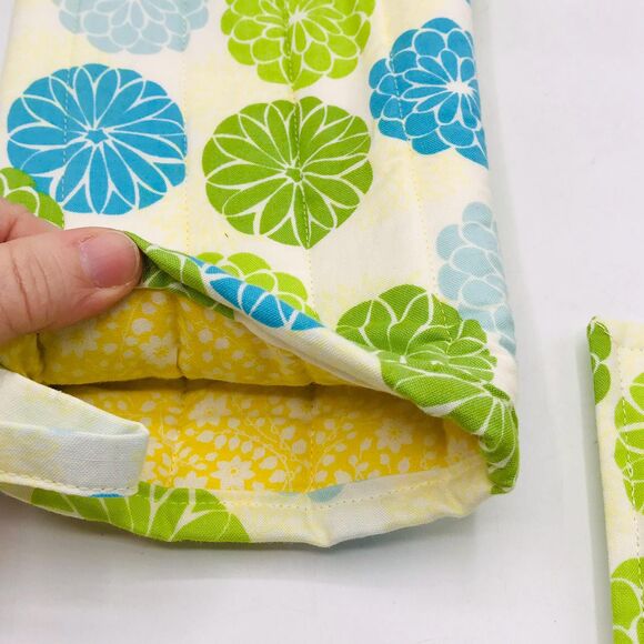 2 Oven Mitts and 2 Potholders, Teal Dahlias, 4 Piece Baking Gift Set - Picture 5 of 5